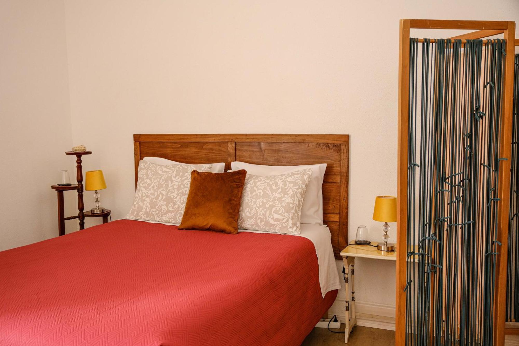 6/4 De Sado Guest house